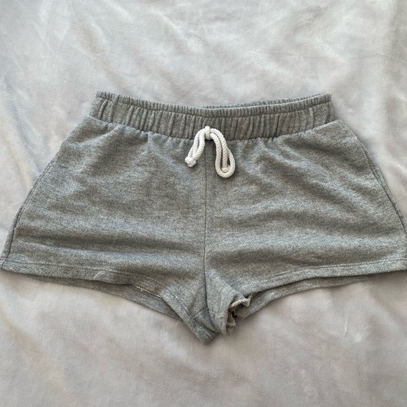 (SOLD ON INSTAGRAM‼️) Garage sweat shorts! - Picture 1 of 5